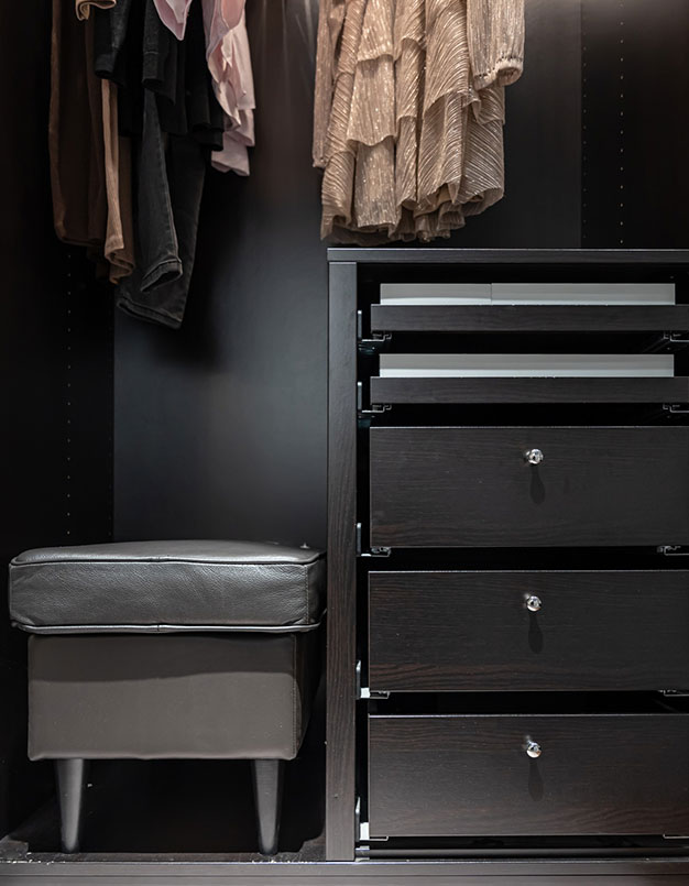 bedroom-fitted-wardrobes